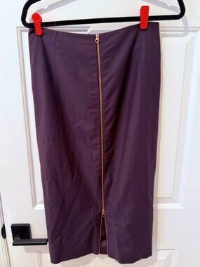 Ted Baker pencil skirt - Rose Gold front zipper. Muted purple / burgendy color.